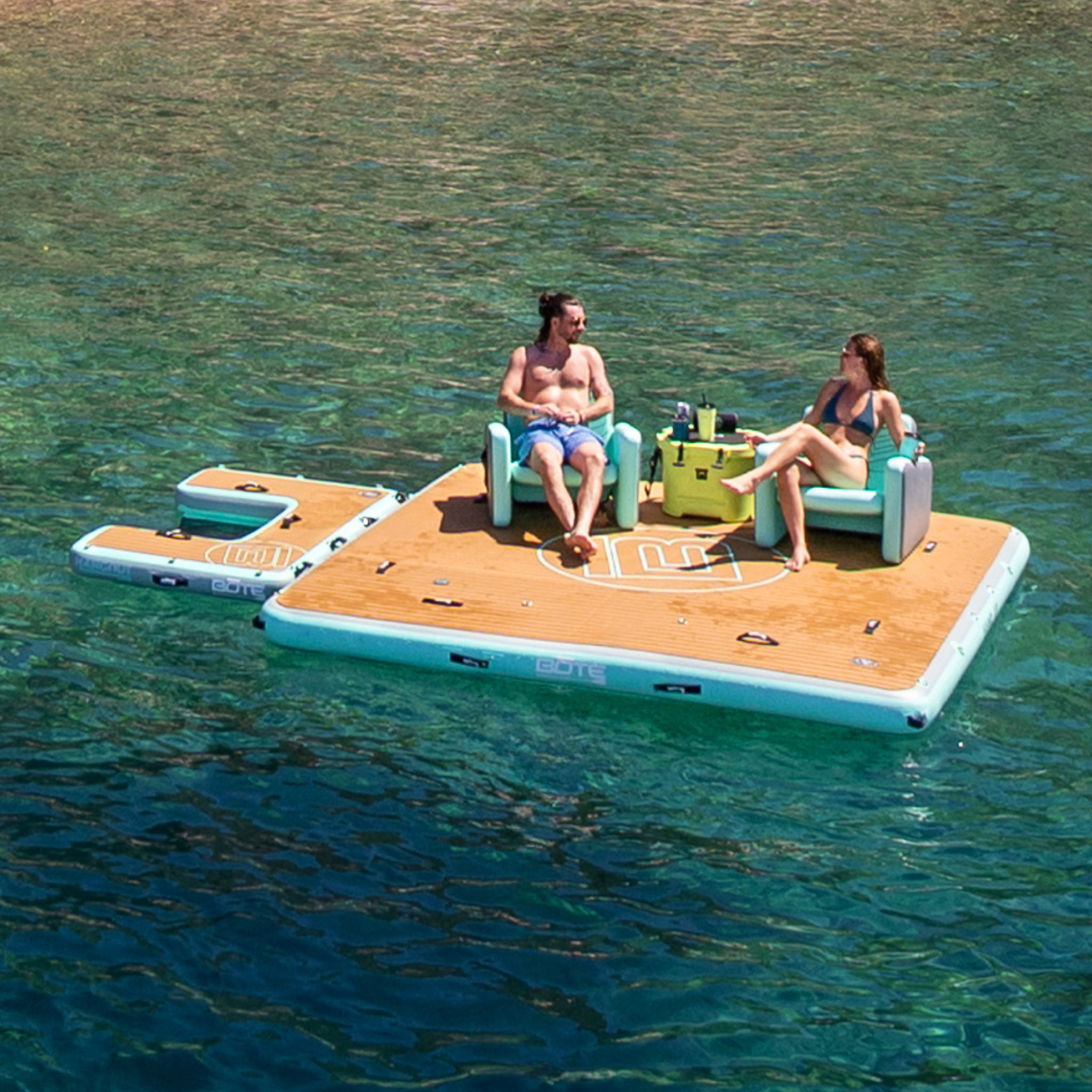 Floating dock platform